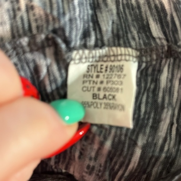 David Cline Crushed Top NWT Smocked Sleeves V-neck Size Small Black/Gray - Picture 10 of 11